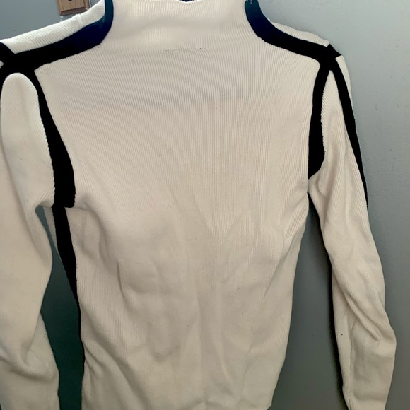 White & Black Long sleeve - Picture 2 of 2